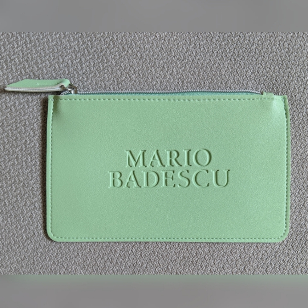 LN Mint Mario Badescu make-up skin care bag